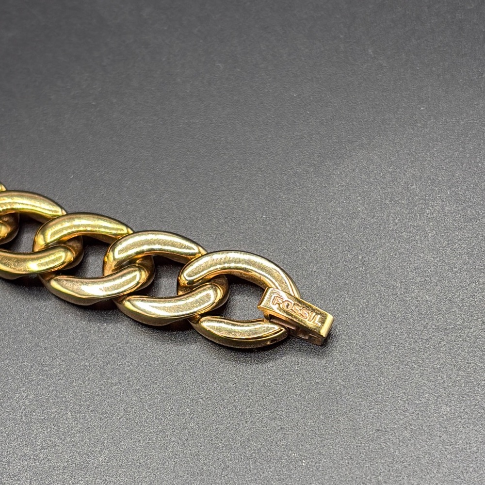 Fossil‎ Women's Gold Chain-Link Watch - Picture 4 of 6